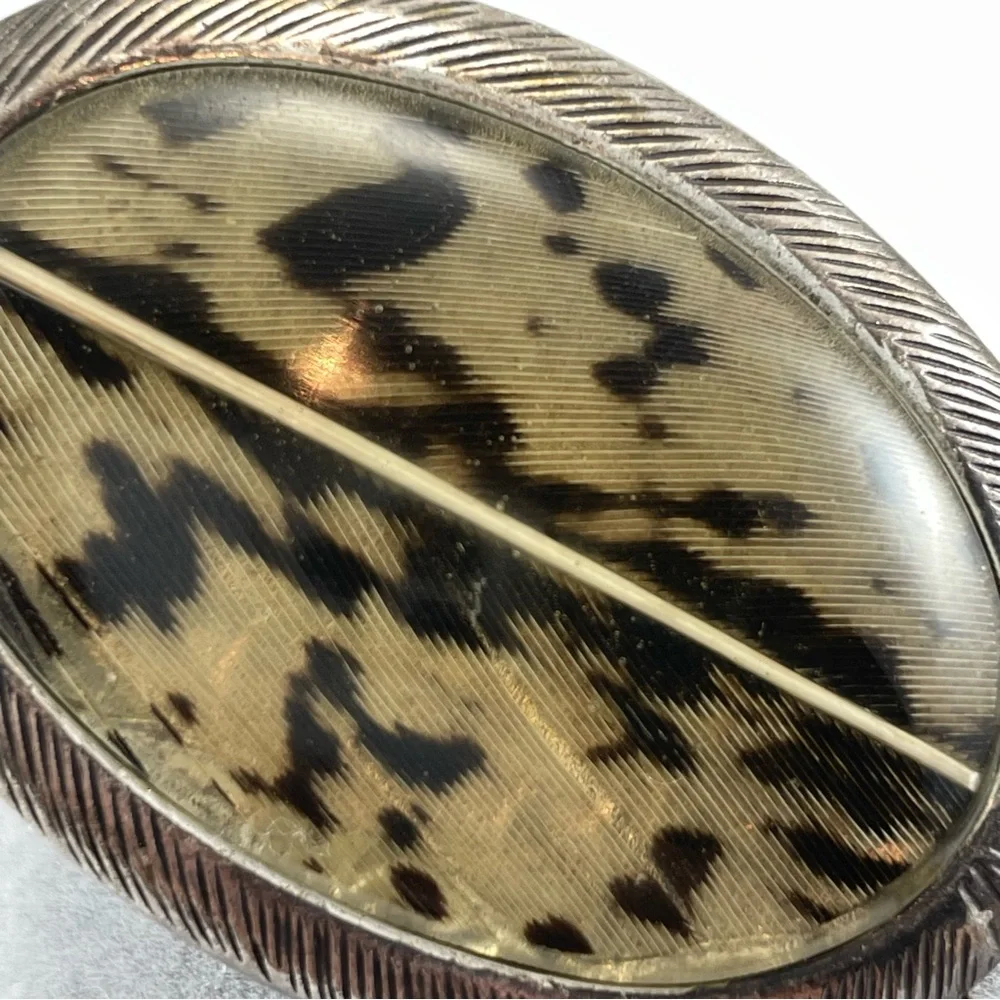 Nature Bijoux Silver Tone Light Shifting Cheetah Leopard Print Statement Ring